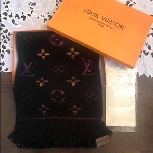 Louis Vuitton Accessories - Auth LV scarf Louis Vuitton Accessories - Auth LV scarf
